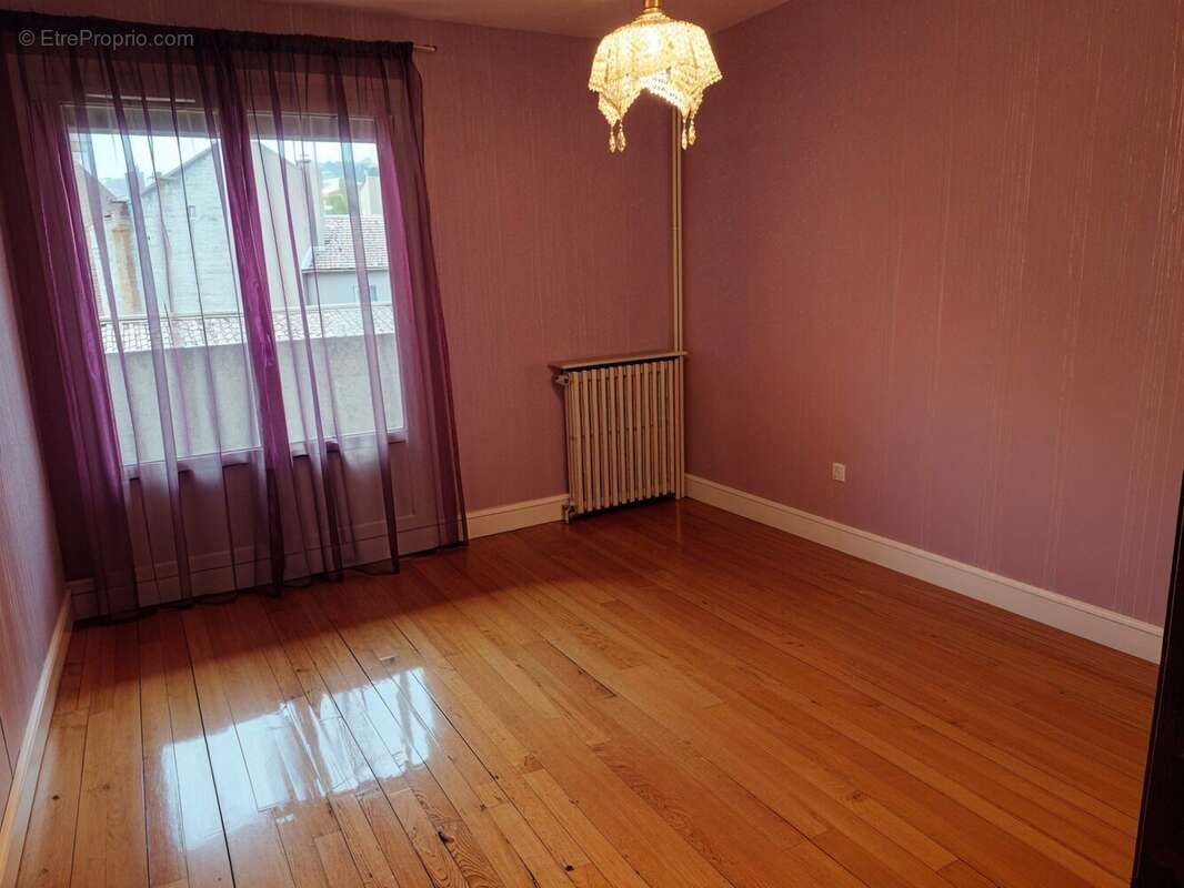 Appartement à SAINT-ETIENNE