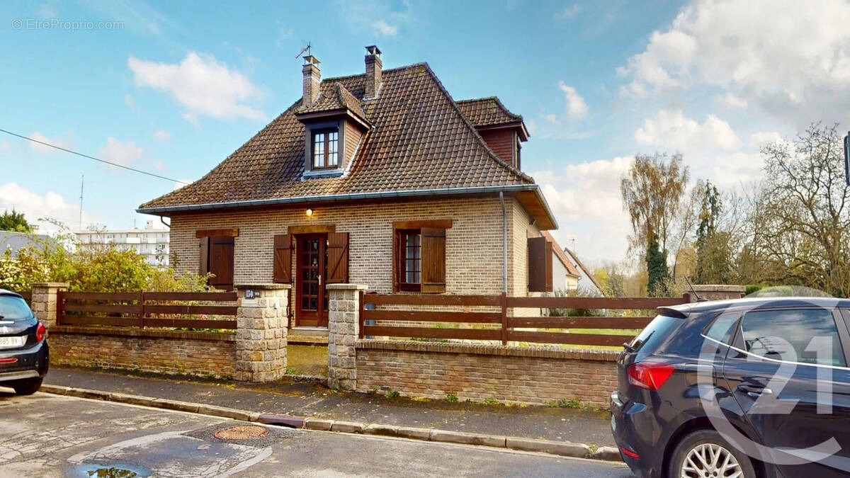 Maison à SAINT-QUENTIN