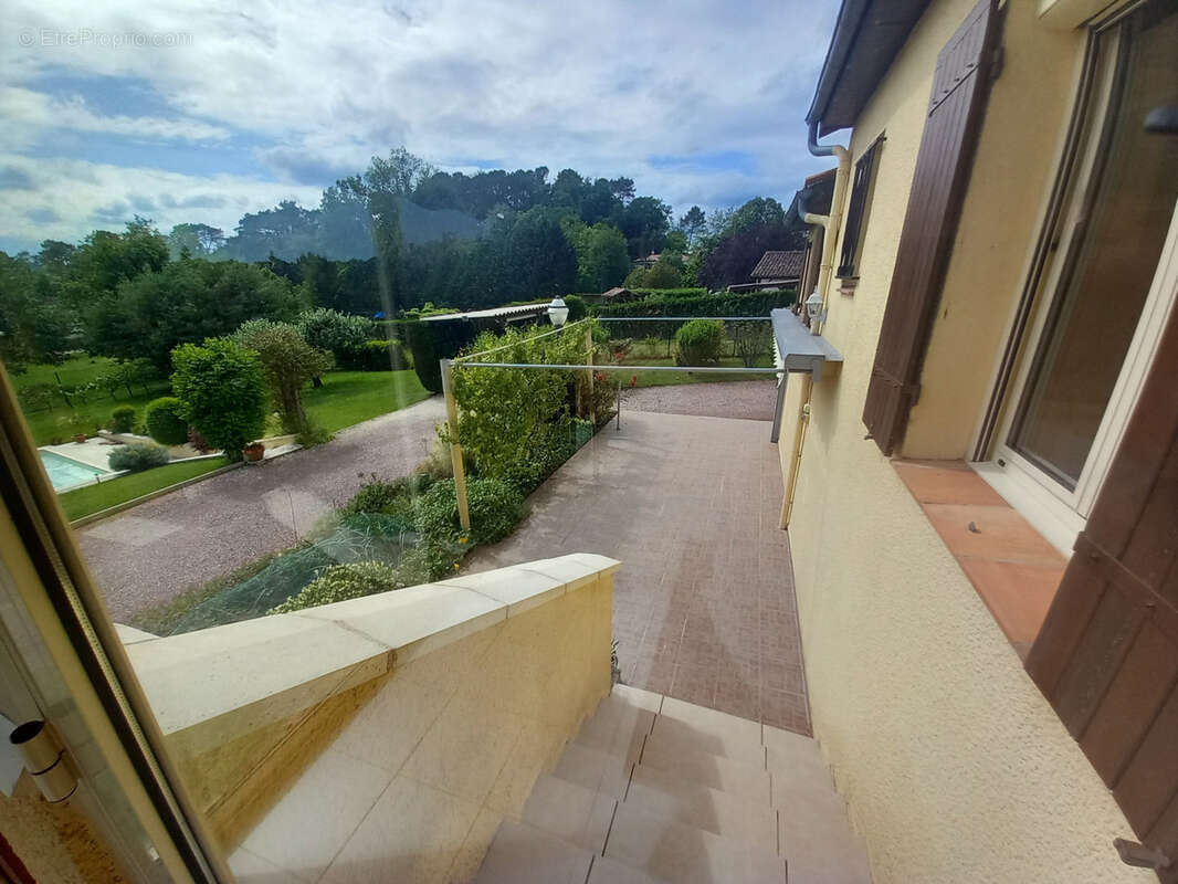 Exclusivité - villa f4 avec piscine - photo 9
