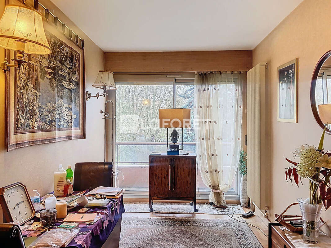 Appartement à L&#039;HAY-LES-ROSES