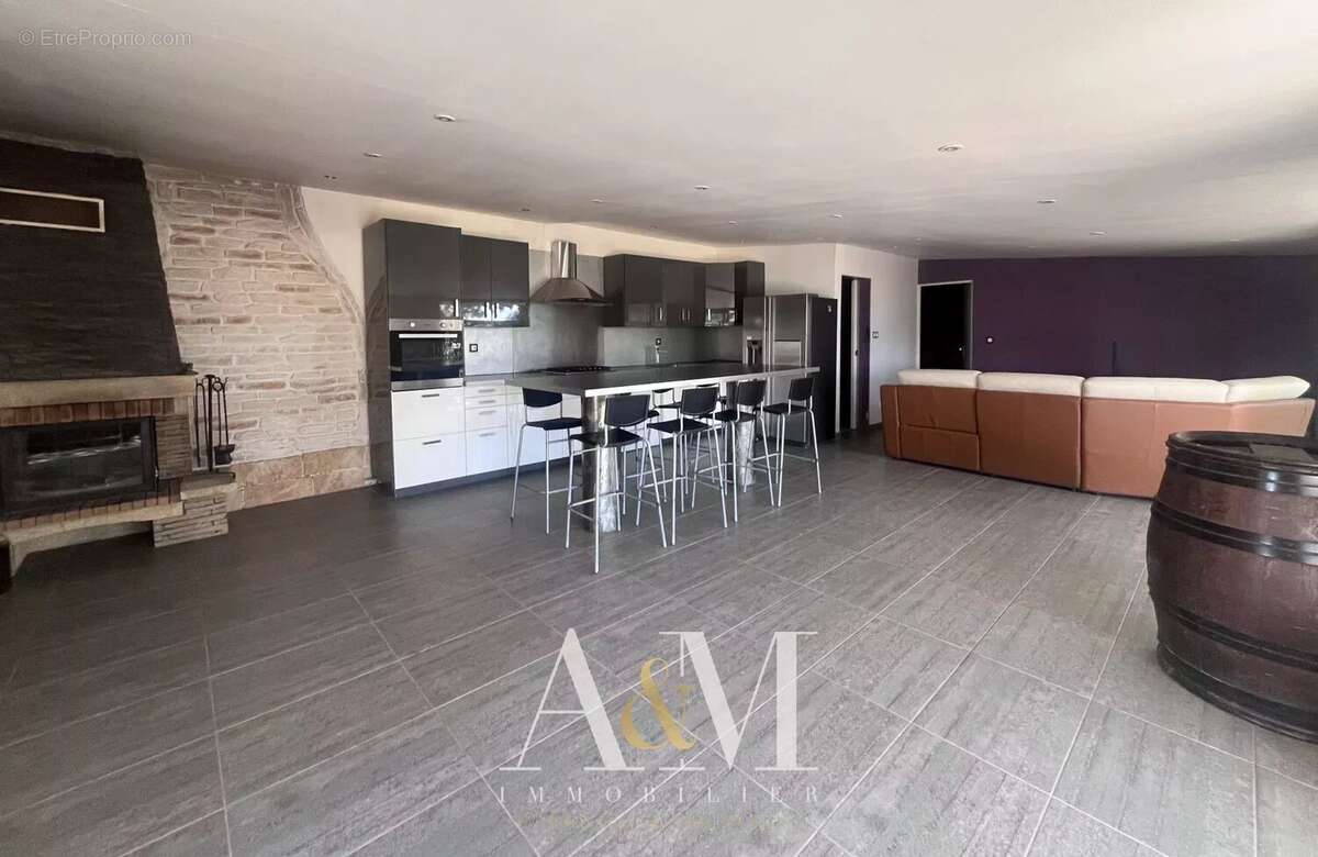 Mas 145 m² / 4262 m² - photo 11