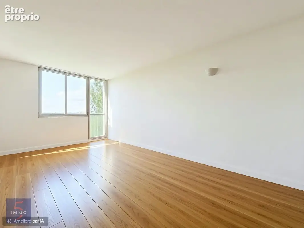 Appartement - 55 m² - 3 pièces - photo 2