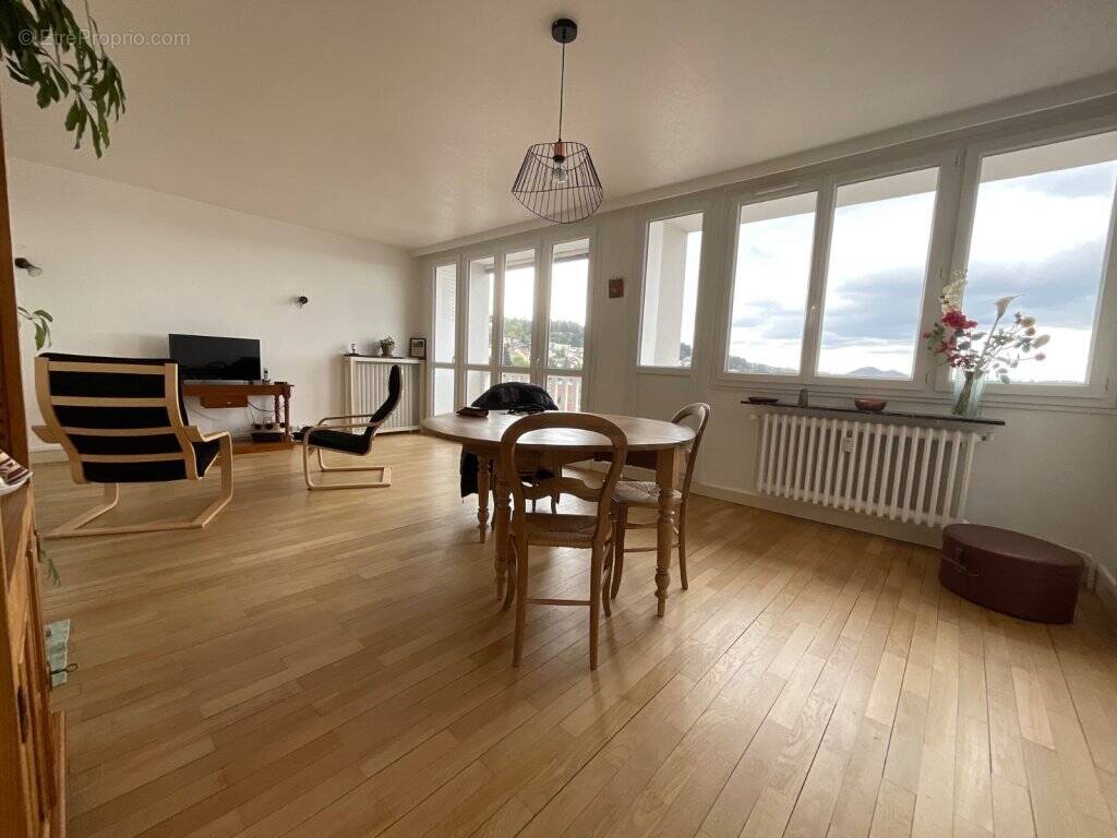 Appartement à SAINT-ETIENNE
