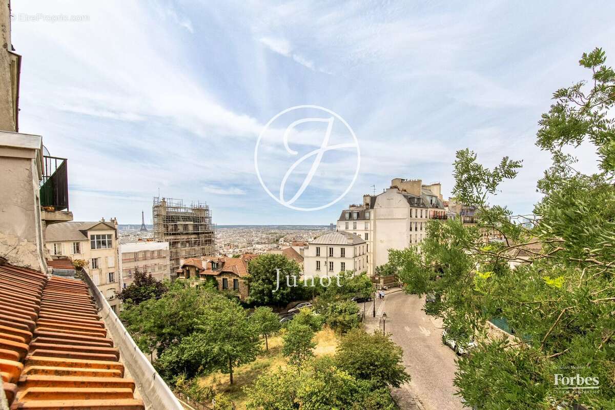 Paris 18e - HAUT MONTMARTRE / PLACE JEAN BAPTISTE CLÉMENT  - Appartement  à vendre - 4 pièces - 90,84m² Carrez - 107,84m² au sol - photo 23