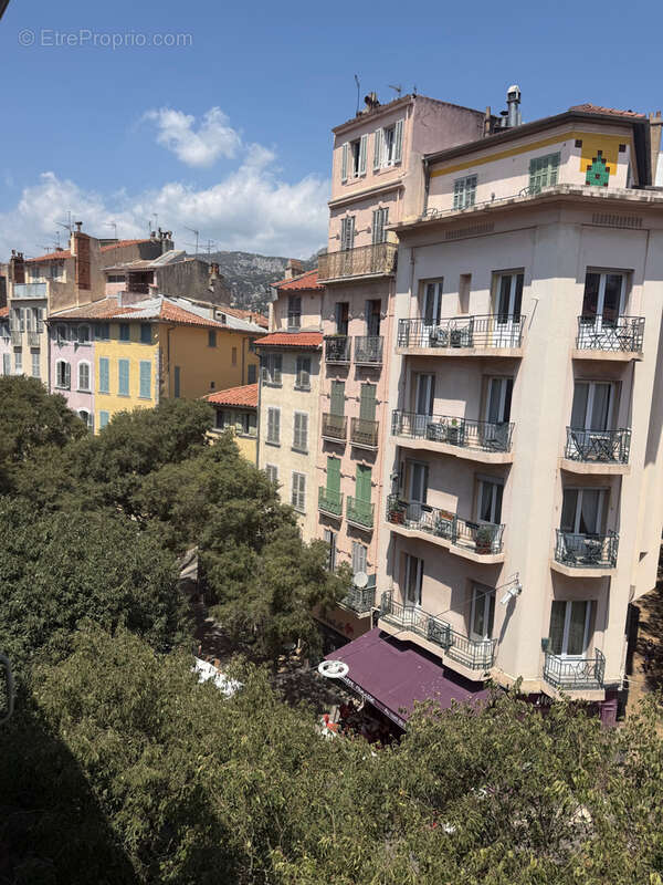 Toulon Centre Immeuble en très bon état - photo 2