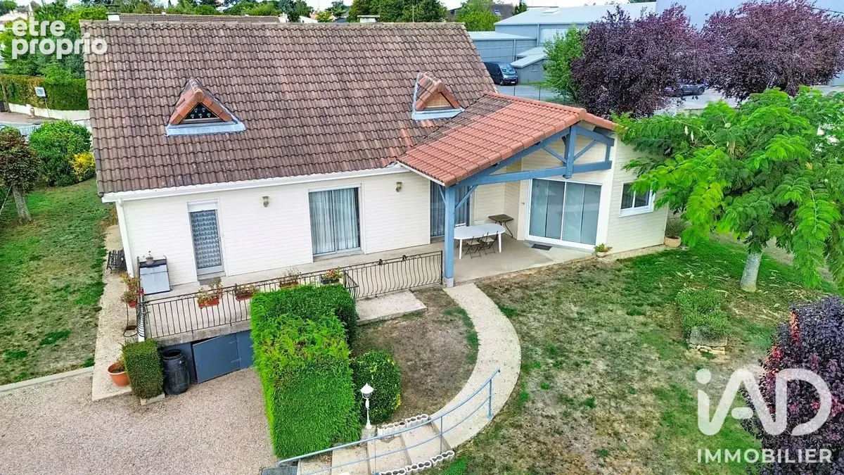 Photo 1 - Maison à VOUILLE