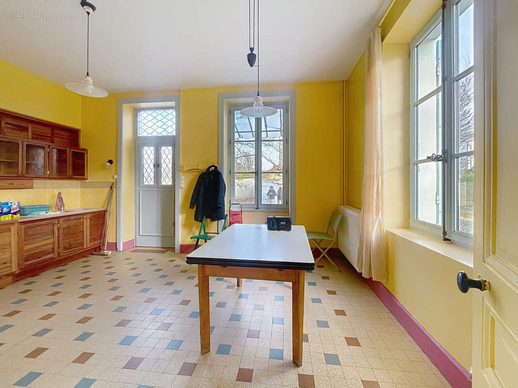 Maison à SAINT-GENIS-LAVAL