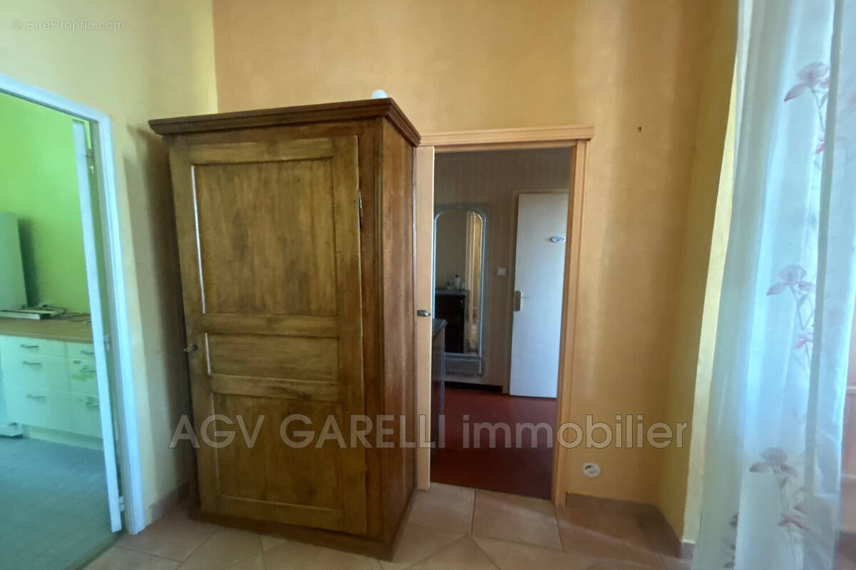 Appartement à HYERES