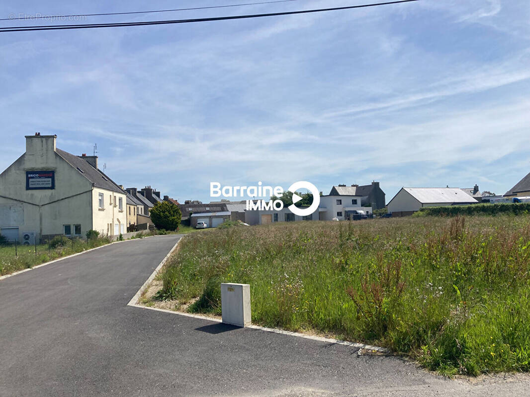 Terrain à PLOUGOULM