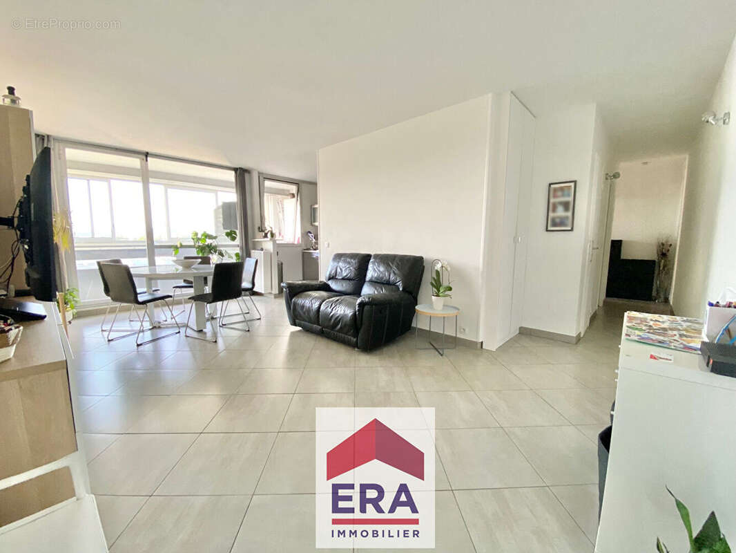 Appartement à SARTROUVILLE