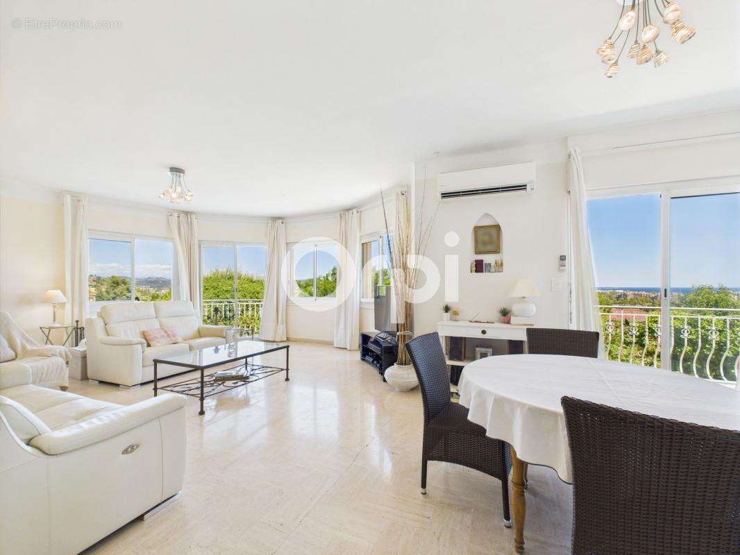 Maison à MANDELIEU-LA-NAPOULE