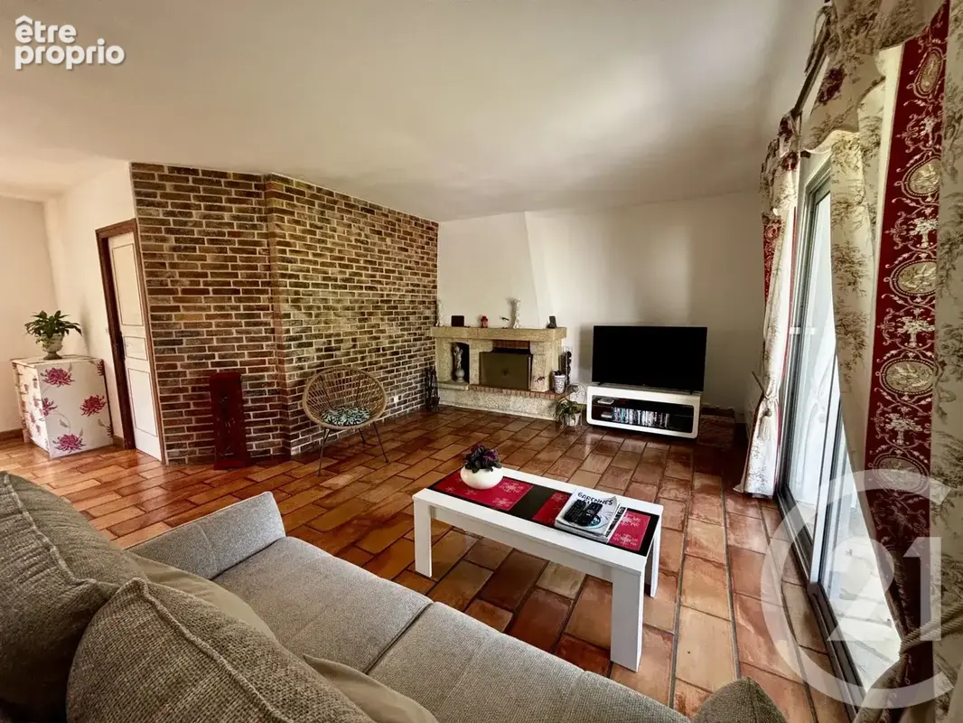 Maison 5 pièces 140 m² à vendre à Garennes-Sur-Eure (27780) - photo 3