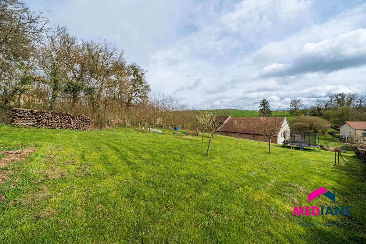 Maison à VOMECOURT-SUR-MADON