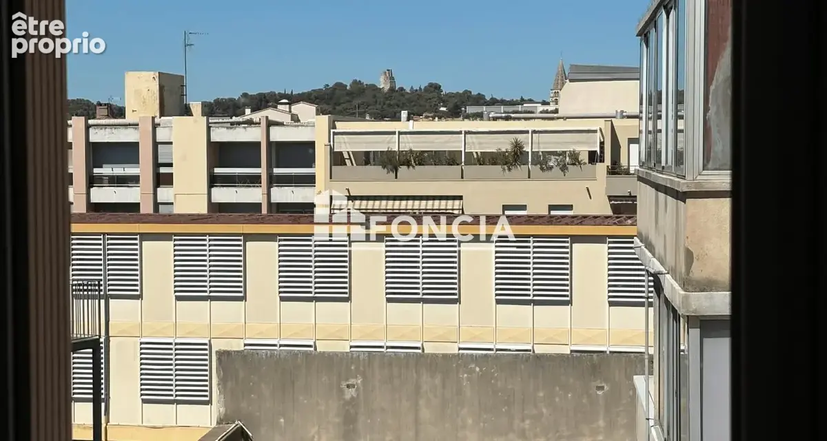 Nîmes, quartier Musée des Beaux-Arts : T3 lumineux de 72 m² avec deux balcons, deux caves et parking en sous-sol - photo 4