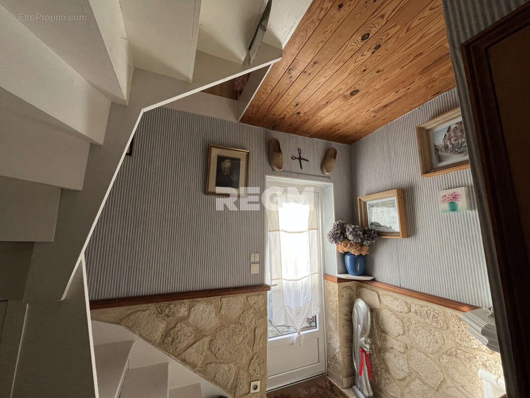 Maison à LA CHAPELLE-LA-REINE