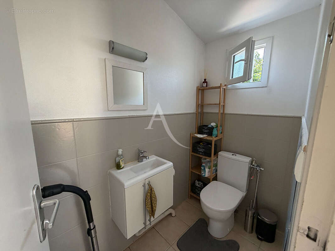 Maison familiale 4 pièces avec 2 garages à Port-des-Barques - photo 7