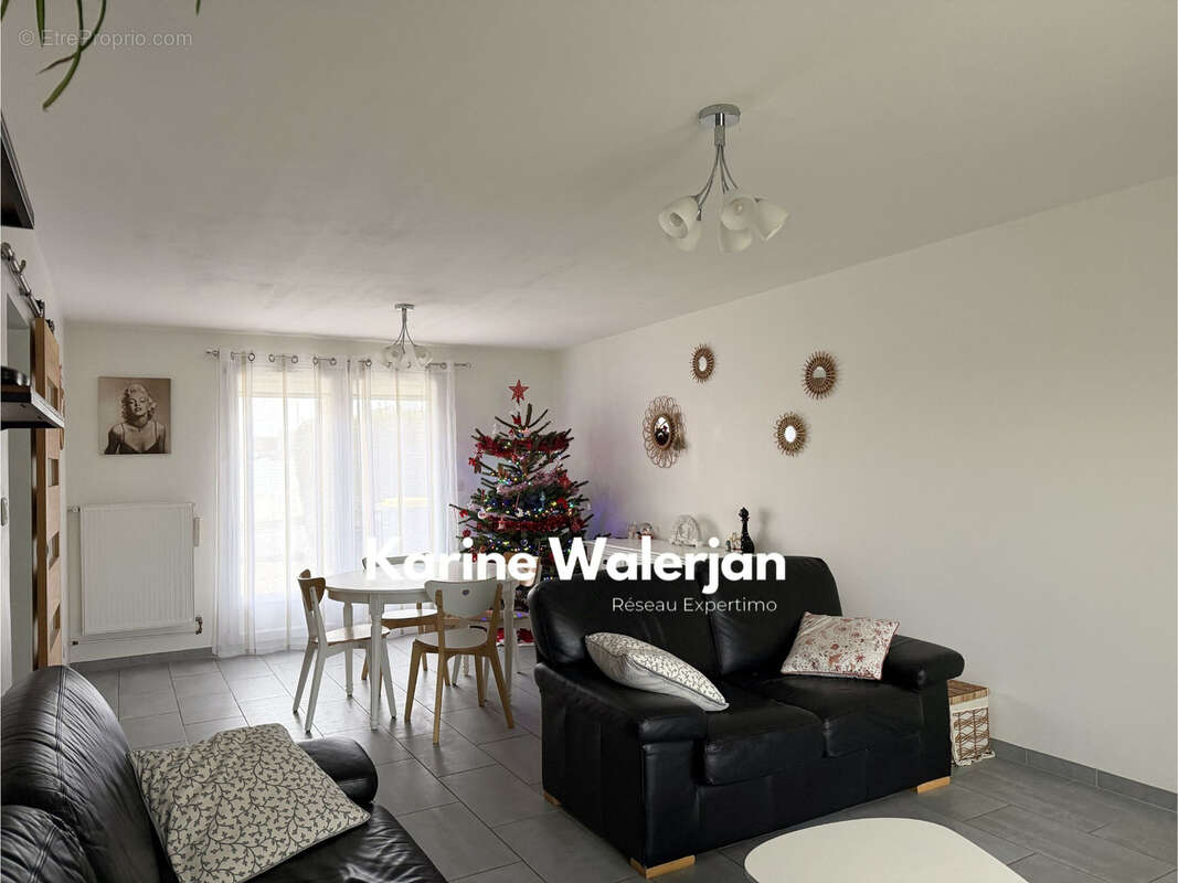 Maison à COURRIERES