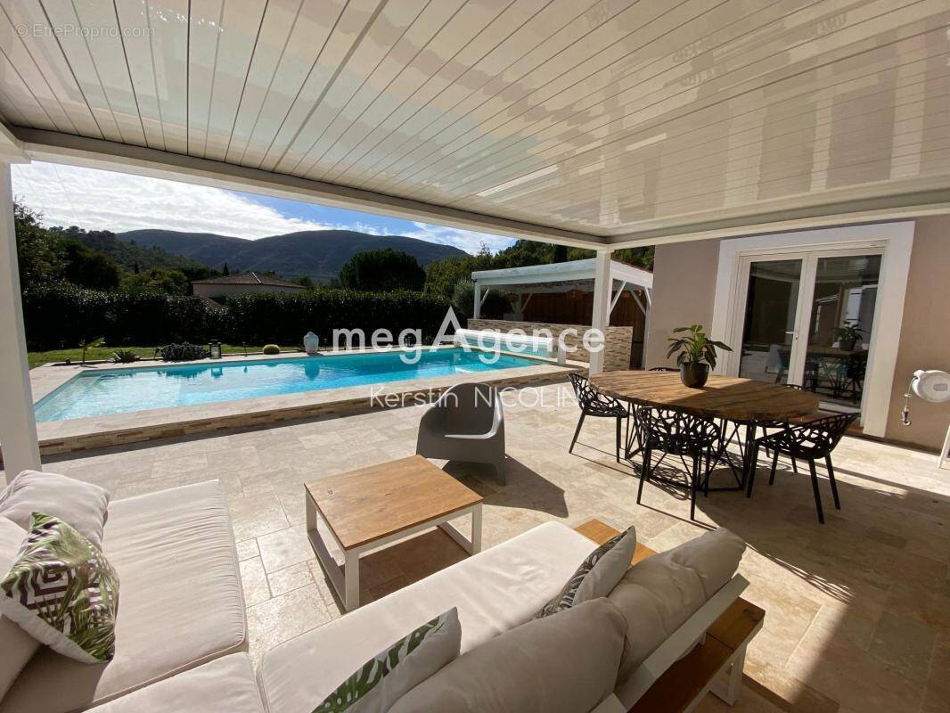 Maison à MEOUNES-LES-MONTRIEUX