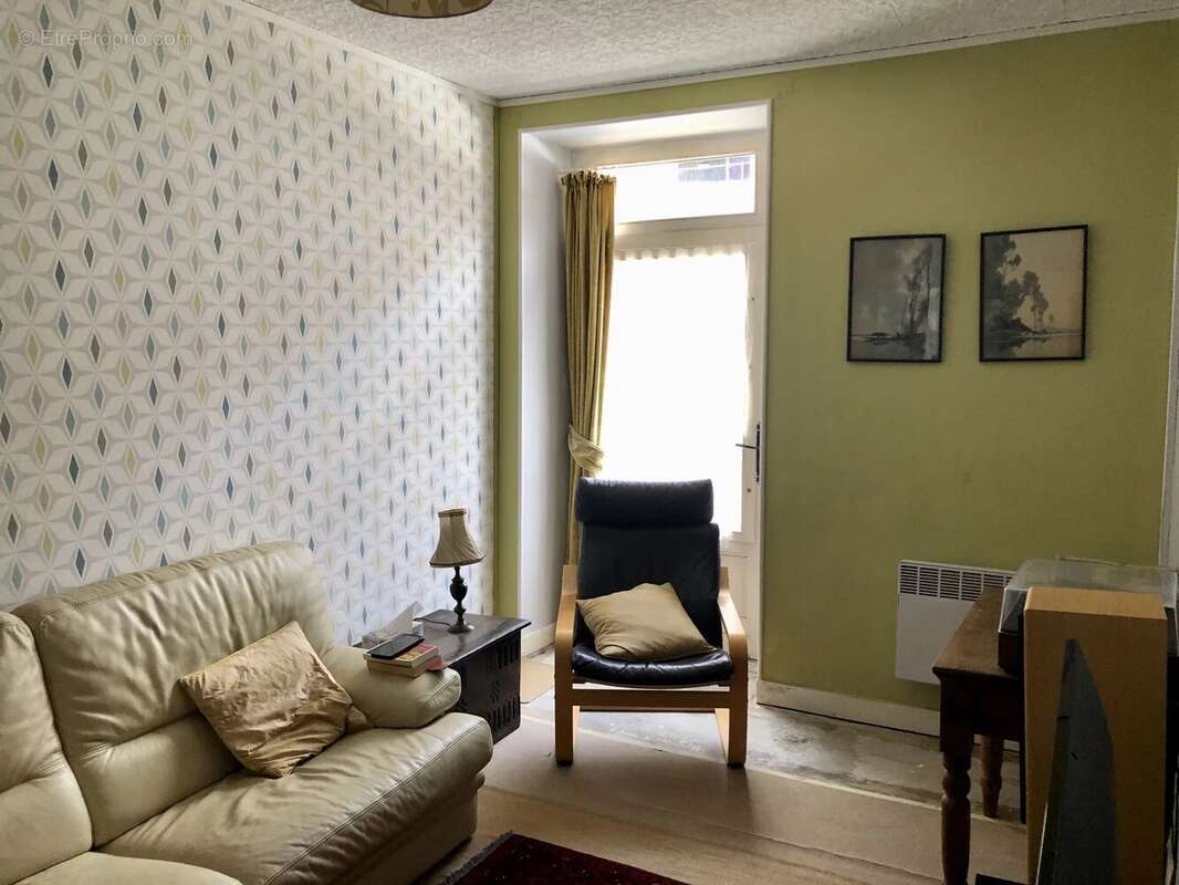 Maison à LUSSAC-LES-EGLISES