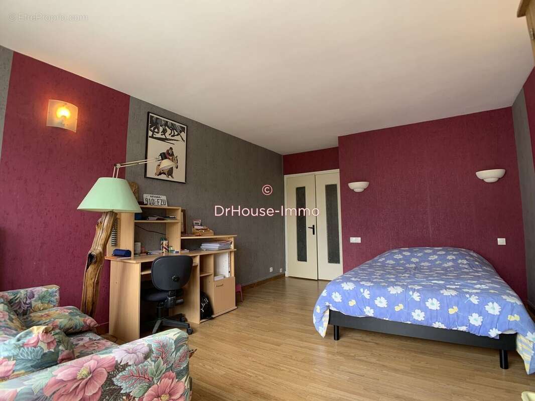 Appartement à CHALETTE-SUR-LOING