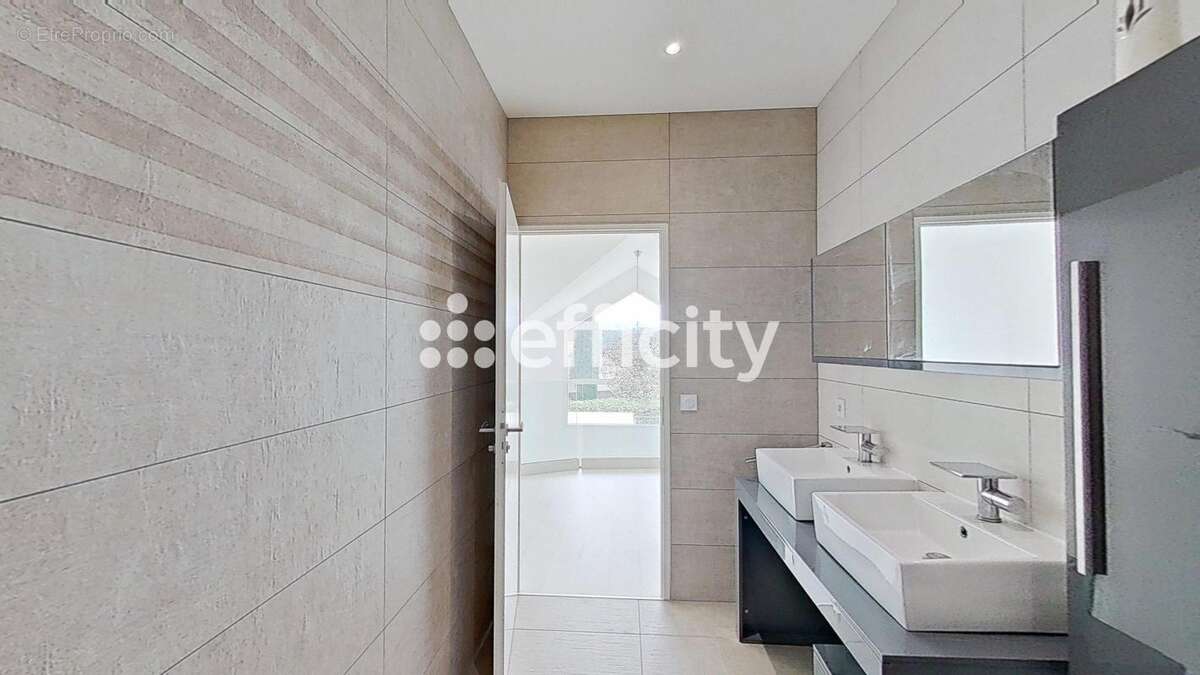 Maison 200 m² à Viry  - photo 13
