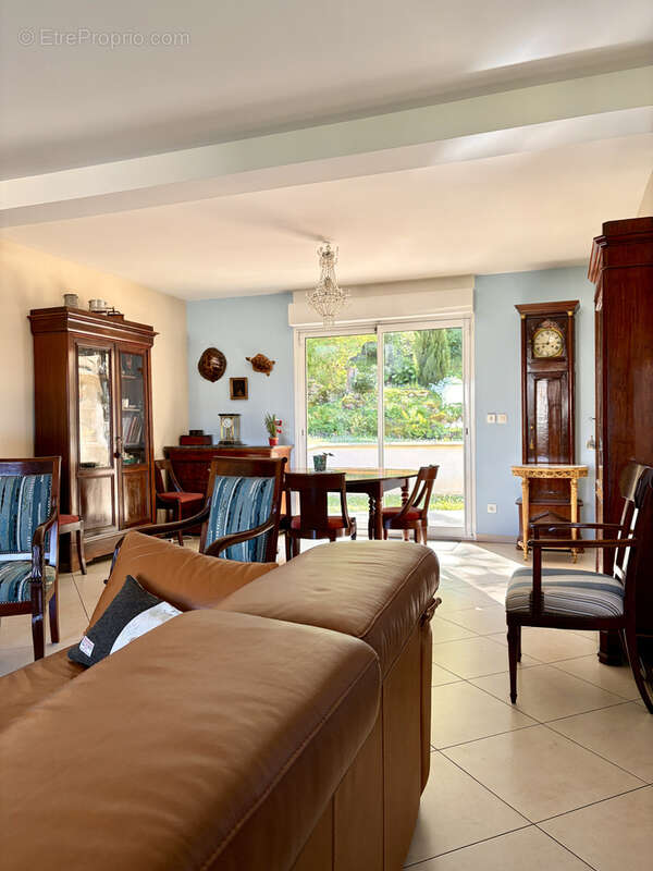 Maison à BURES-SUR-YVETTE