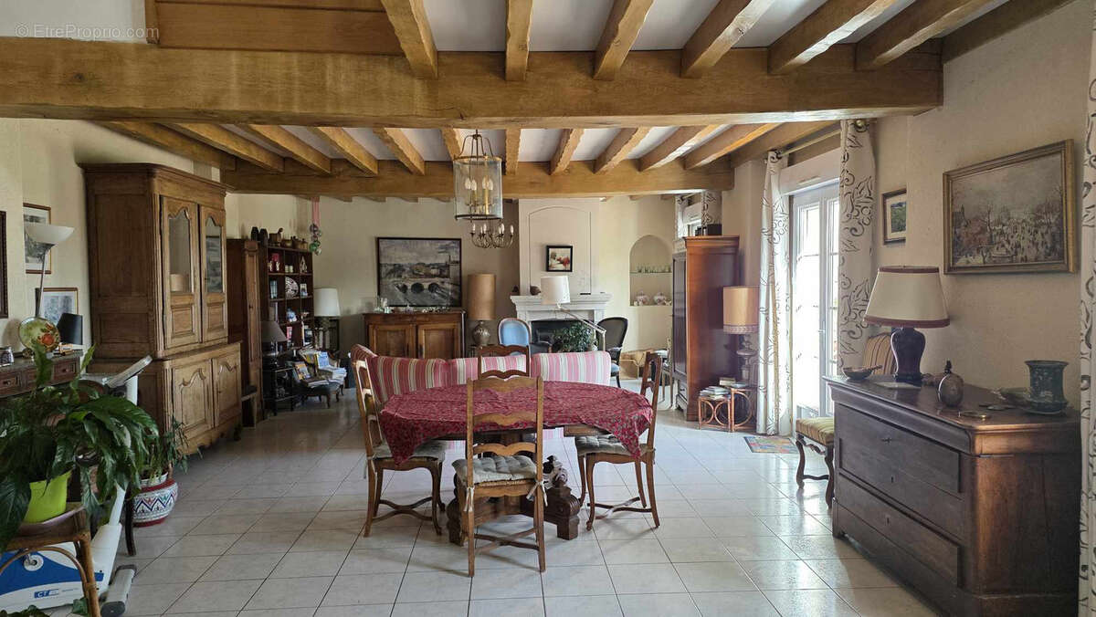 Maison à BESSE-SUR-BRAYE