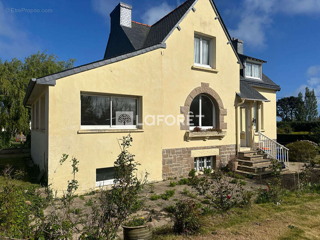 Maison à PENVENAN