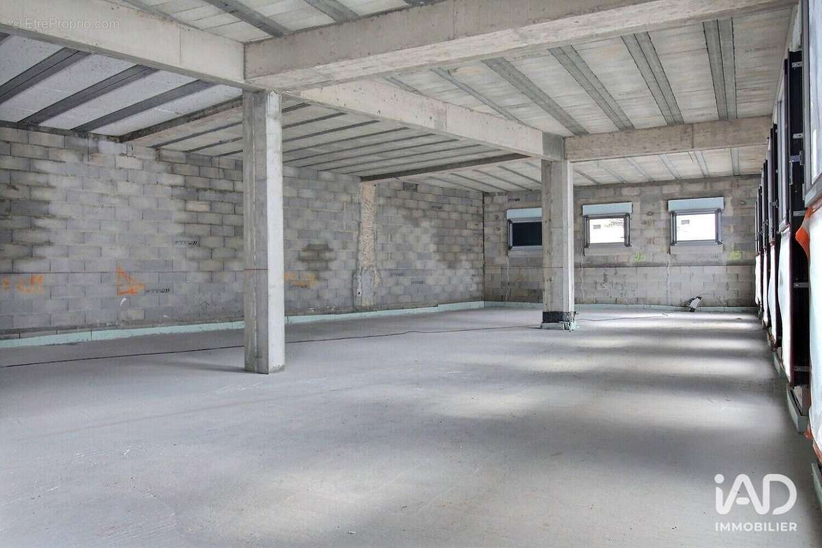 Photo 1 - Commerce à SAINT-MAXIMIN-LA-SAINTE-BAUME