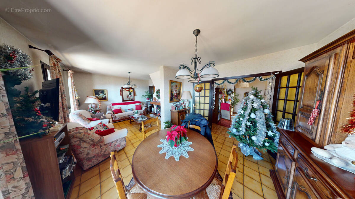 Maison à LA COMBE-DE-LANCEY