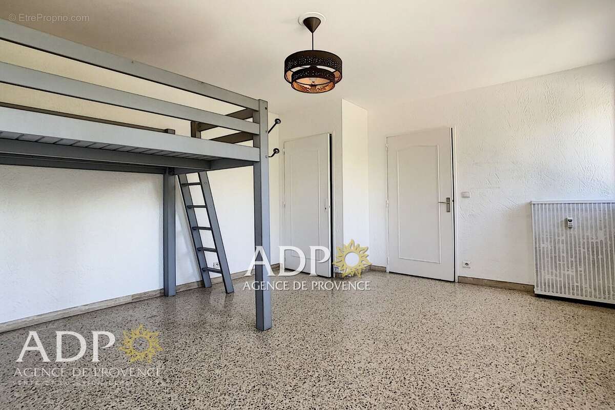 Appartement à MOUANS-SARTOUX