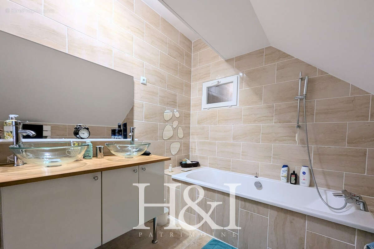 Maison à CHATELLERAULT