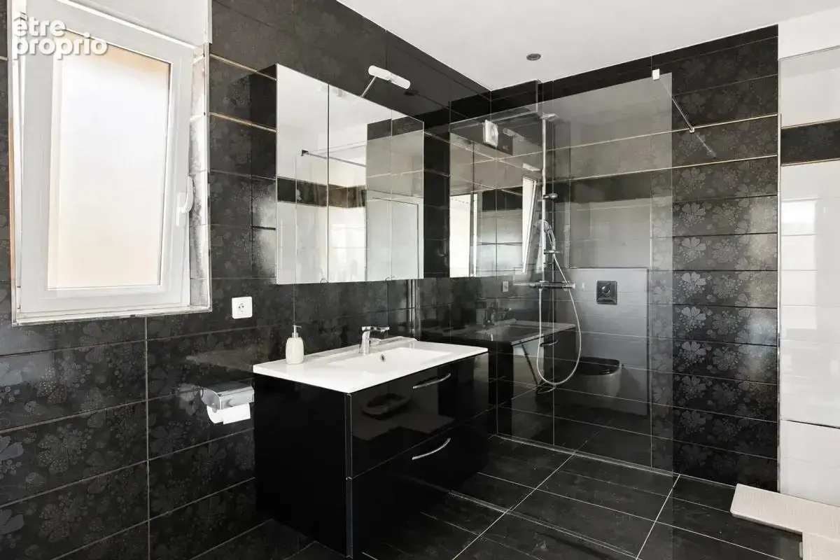 Villa d’architecte - 240 m² - piscine intérieure - - photo 18