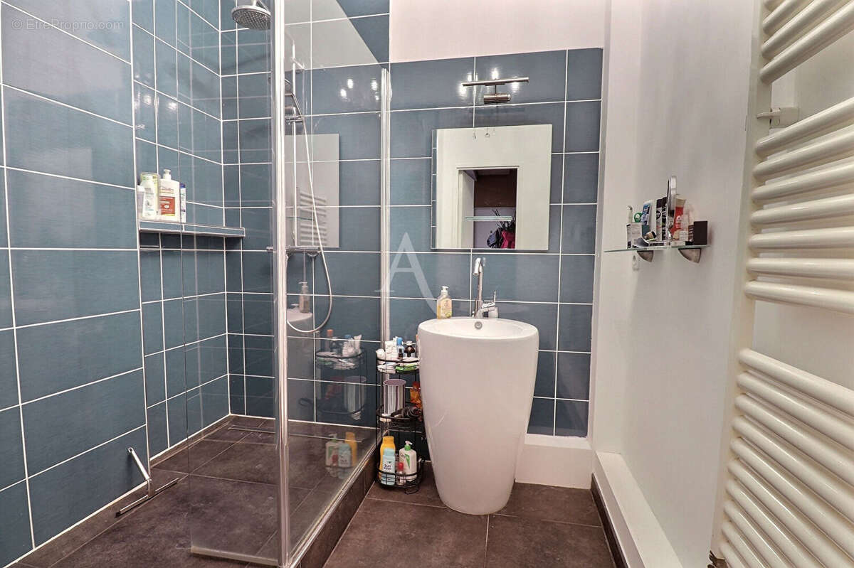 Appartement à LE MESNIL-LE-ROI