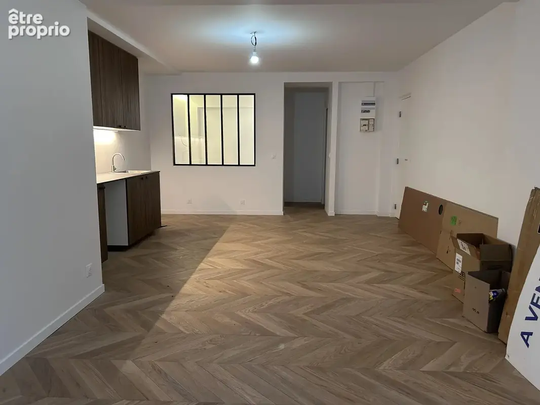 Paris XVIIIᵉ – Appartement 2 pièces 55 m² - photo 2