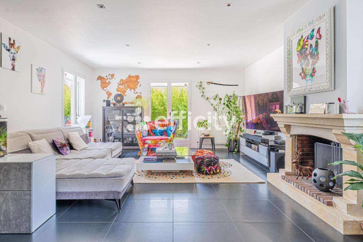 Maison à SAINT-CYR-SUR-LOIRE