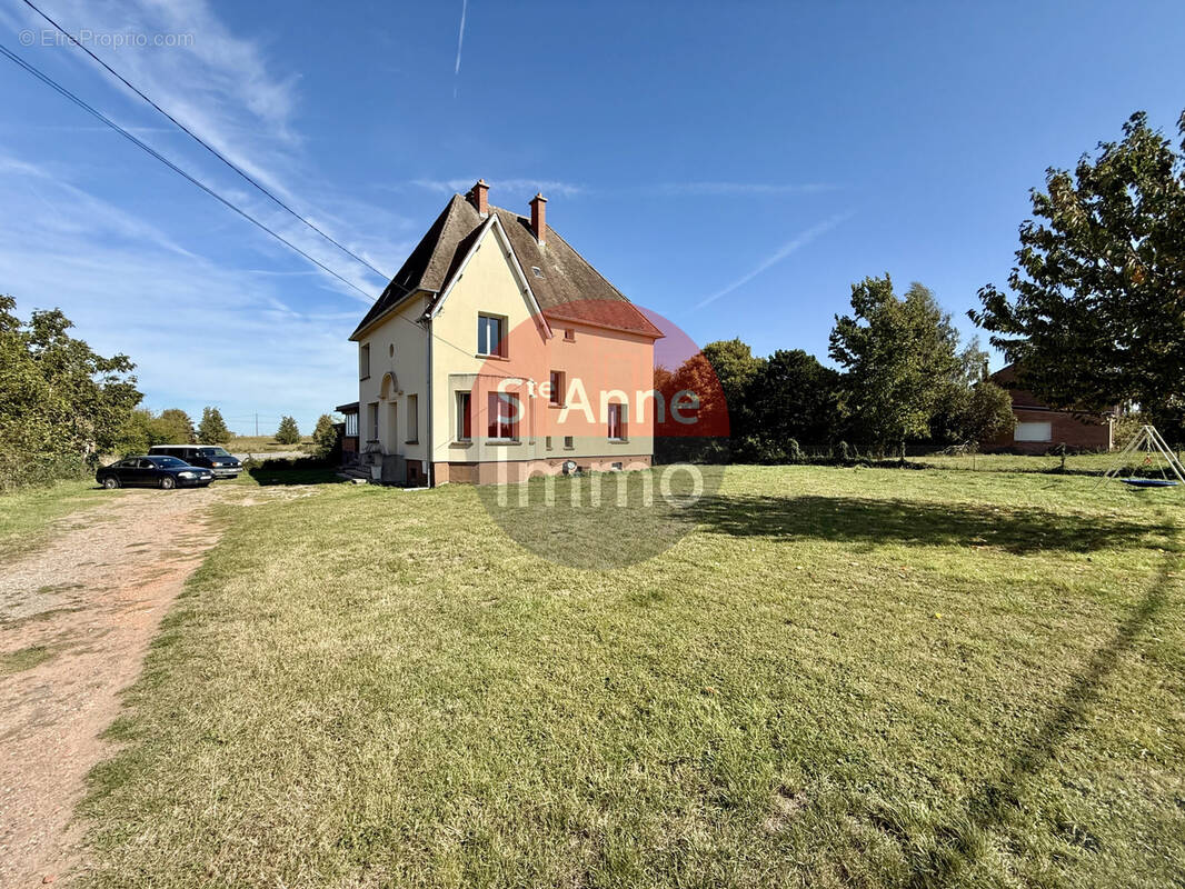 Maison à ROSIERES-EN-SANTERRE