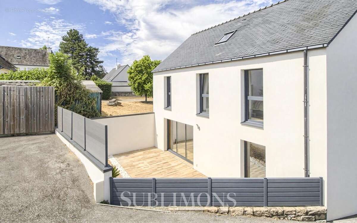 Maison à SAINT-AVE