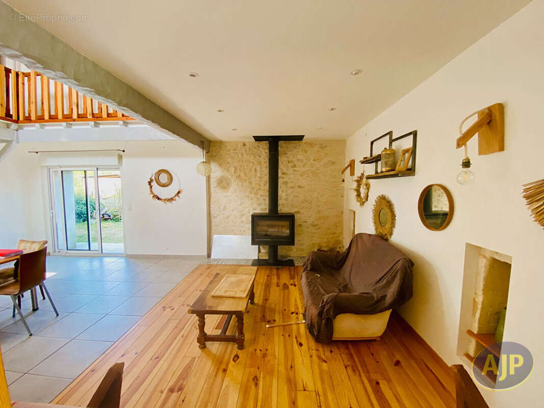 Maison à VALEYRAC