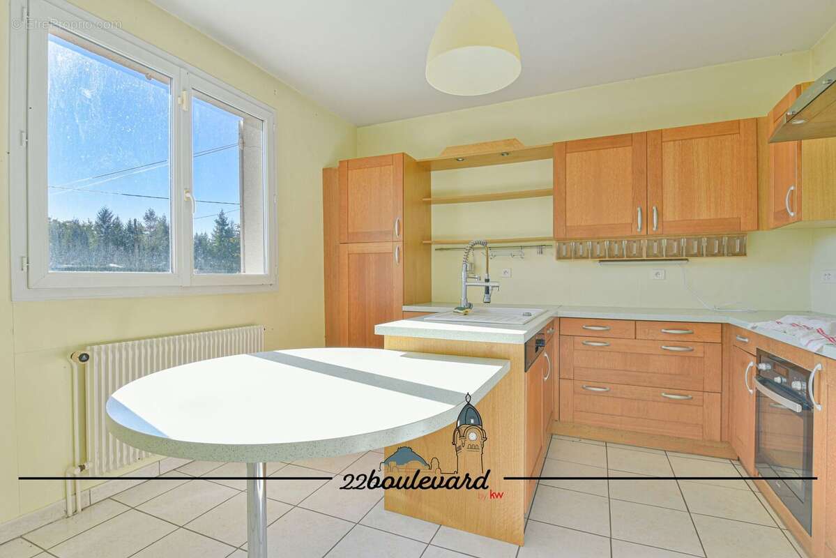 Maison à BONNAC-LA-COTE