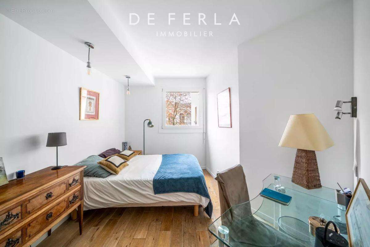 Appartement à PARIS-14E