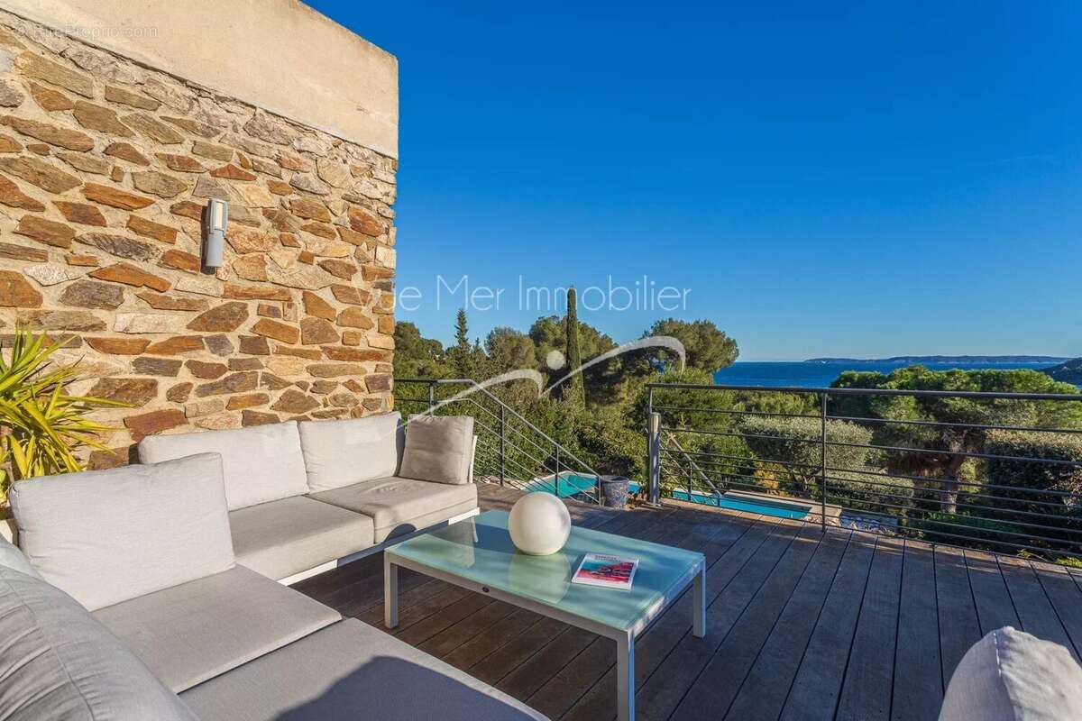 Domaine privé du Gaou Bénat – Élégante villa en pierre avec vue mer et piscine - photo 6