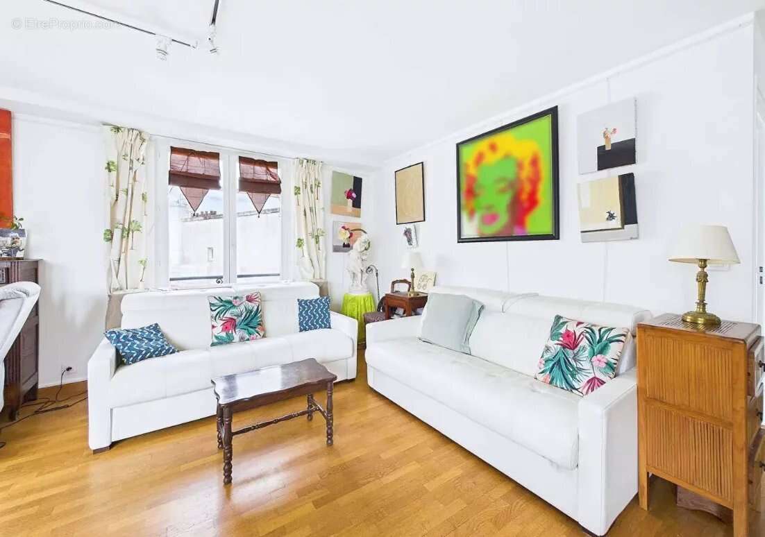 Appartement à PARIS-17E