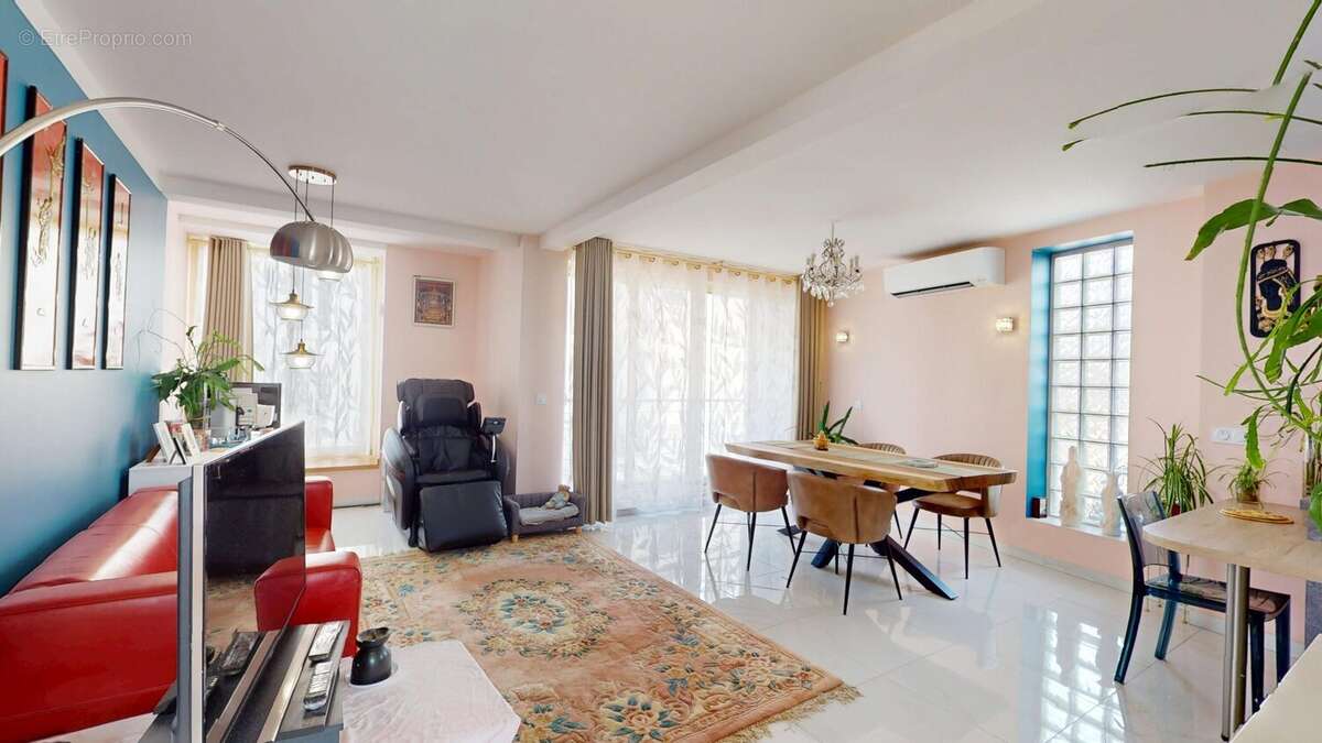 Appartement à LA COURNEUVE