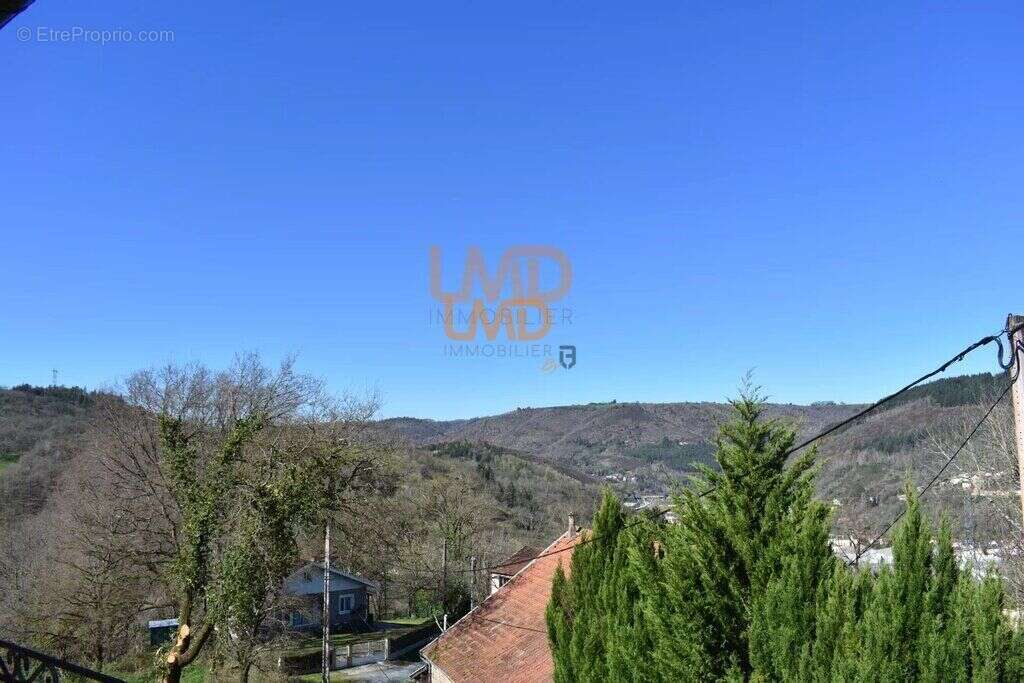 Maison à DECAZEVILLE