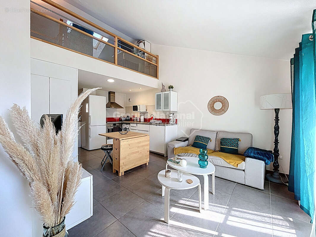 Appartement à ROCHEGUDE