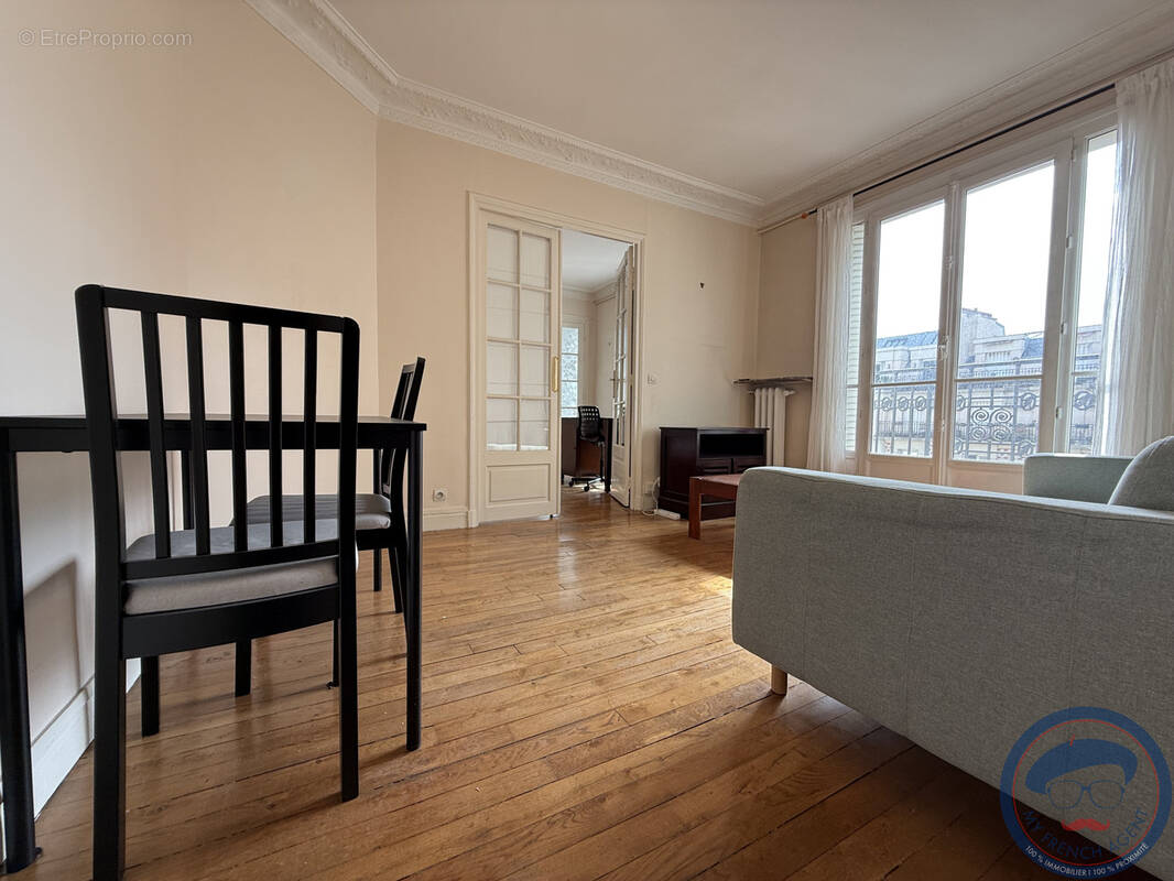 Appartement à PARIS-14E