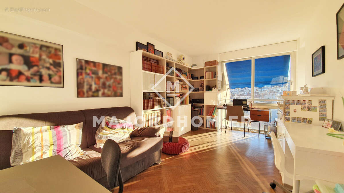 Appartement à MARSEILLE-6E