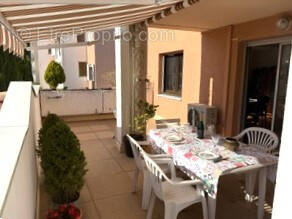 Aix en Provence. La Torse. Résidence Sénior, appartement de 63.30 m2 avec ascenseur, terrasses, cave, garage. - photo 2