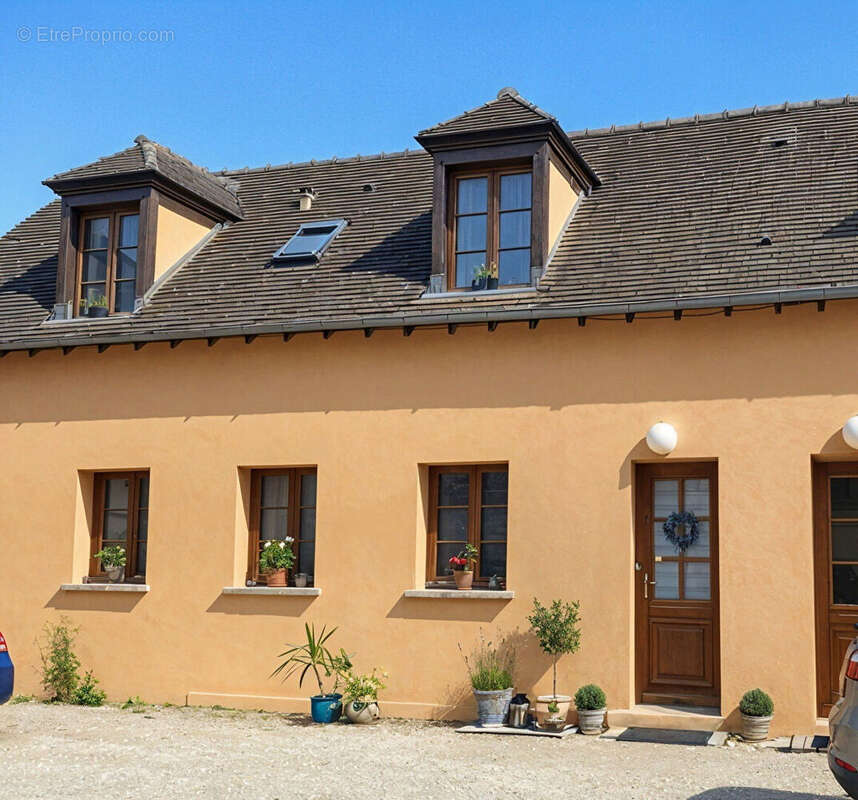 Maison à HOUDAN